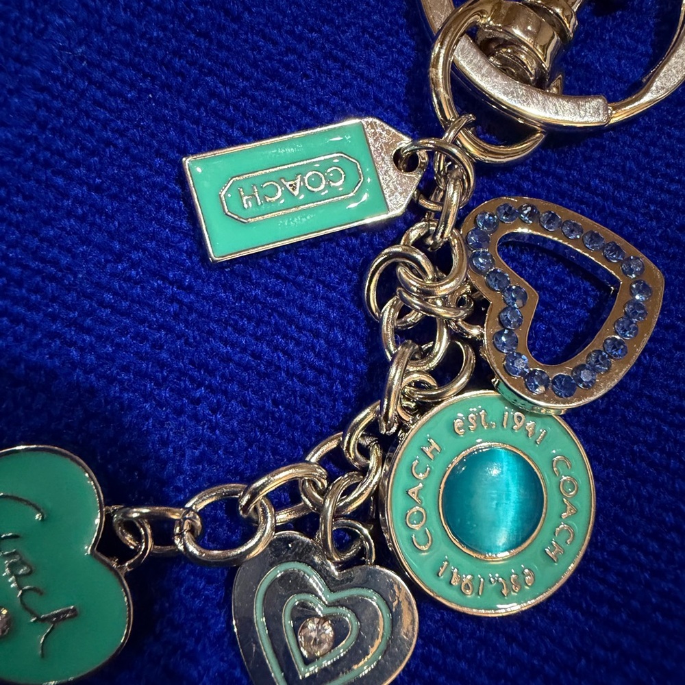 Gold and Teal Heart Keychain. - Picture 3 of 10